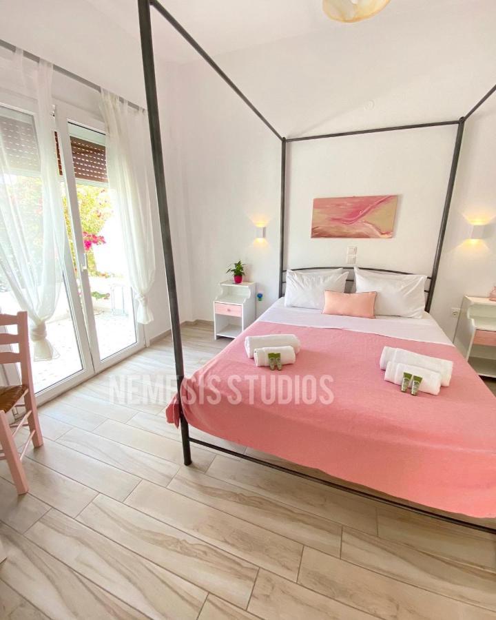 Aegina Nemesis Studios מראה חיצוני תמונה